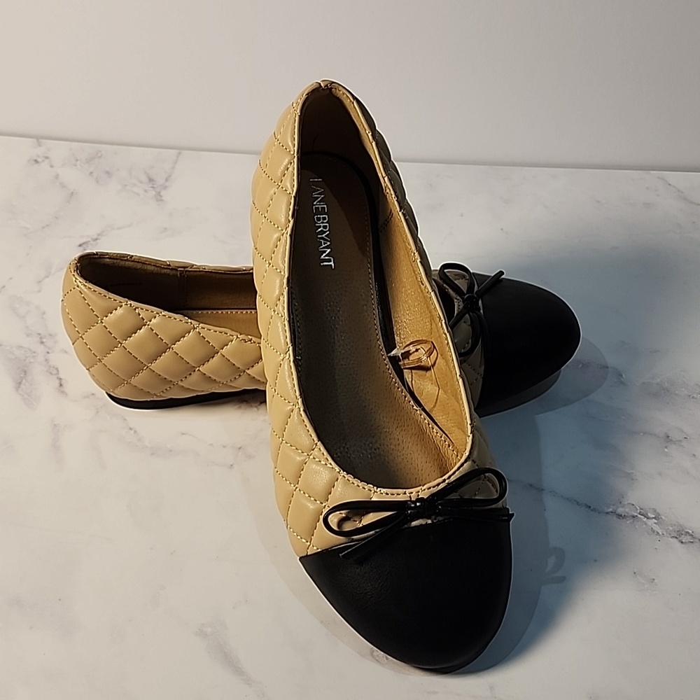 Lane Bryant Quilted Tan and Black Flats Shoes Brand New